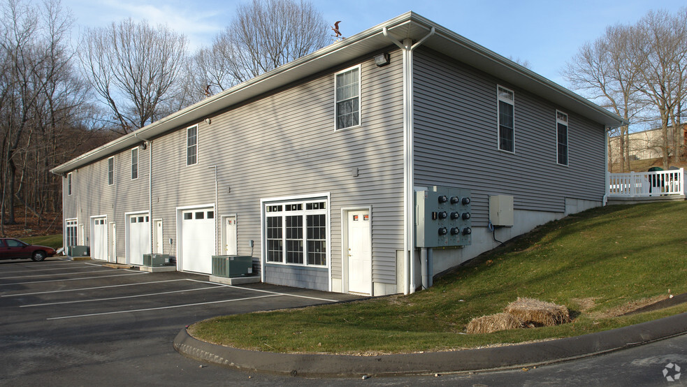 3 Inspiration Ln, Chester, CT for lease - Building Photo - Image 3 of 9