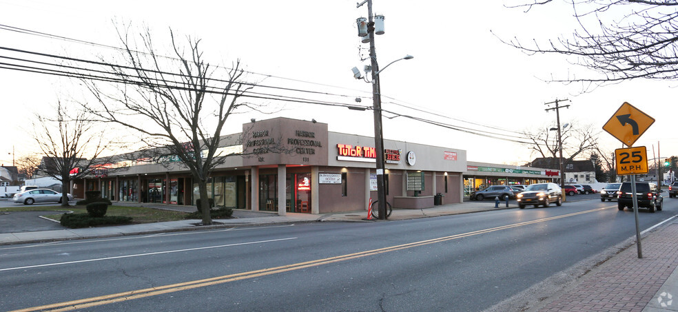 131-151 Main St, East Rockaway, NY for lease - Building Photo - Image 3 of 9