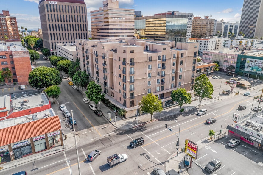 3300 W 6th St, Los Angeles, CA for lease - Building Photo - Image 1 of 7