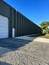 16489-16497 NW 49th Ave, Hialeah, FL for lease Building Photo- Image 2 of 6