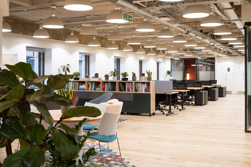 12 Moorgate, London for lease - Building Photo - Image 2 of 8