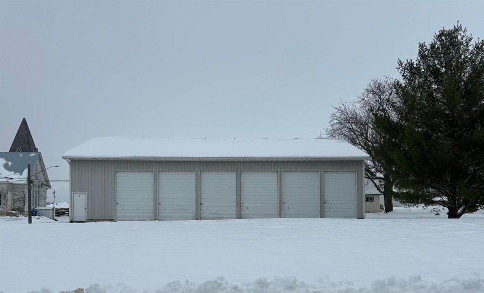 735 Upper St, Arlington, IA for sale - Building Photo - Image 2 of 2