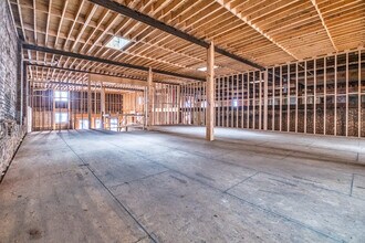 177-179 N Main St, Russellville, KY for lease Interior Photo- Image 2 of 15