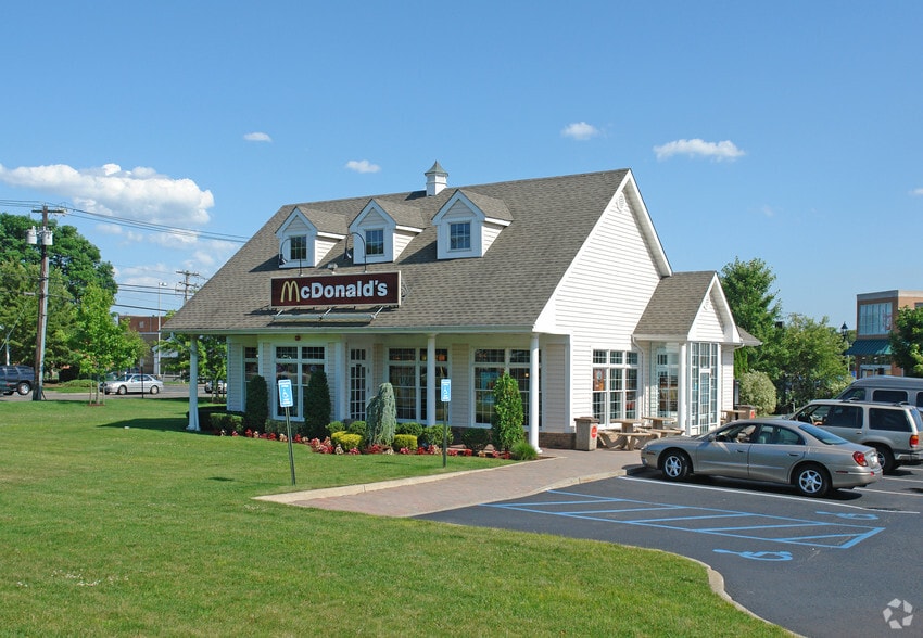 6333 Rt-25a, Wading River, NY for sale - Primary Photo - Image 1 of 1