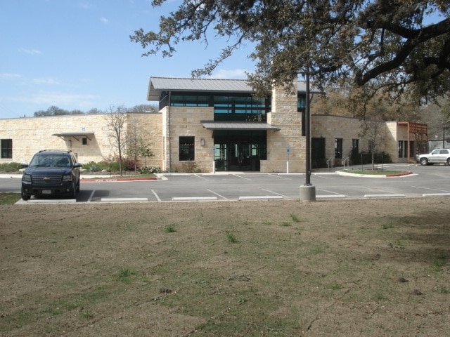 100 Creek Rd, Dripping Springs, TX for sale - Primary Photo - Image 1 of 1