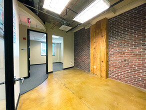 1447 Peachtree St NE, Atlanta, GA for lease Interior Photo- Image 2 of 3