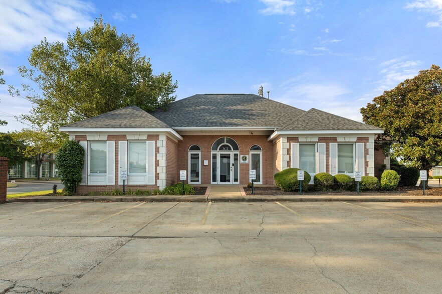 302 S Rhodes St, West Memphis, AR for sale - Primary Photo - Image 1 of 3