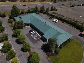 63820 Clausen Rd, Bend, OR for lease Building Photo- Image 2 of 28