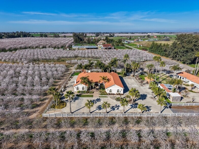 4543 McGee Ave, Modesto, CA for sale - Primary Photo - Image 1 of 16