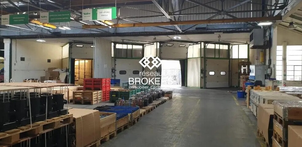 Flex in Angoulême for lease - Interior Photo - Image 1 of 3