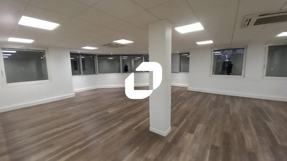 Office in Lille for sale - Interior Photo - Image 1 of 10