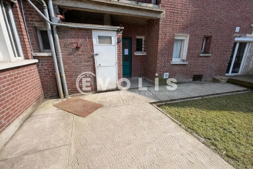 Retail in Amiens for lease - Building Photo - Image 3 of 3