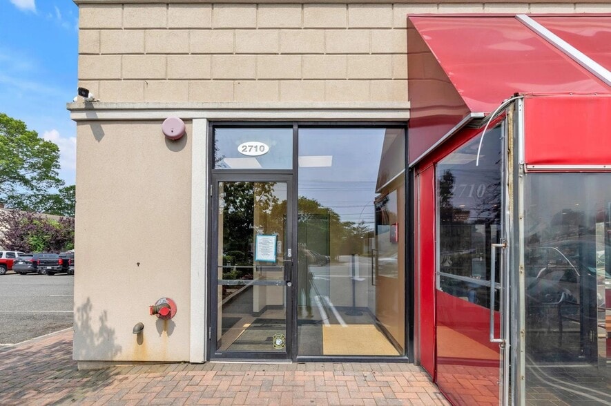 2710 Long Beach Rd, Oceanside, NY for lease - Building Photo - Image 2 of 4