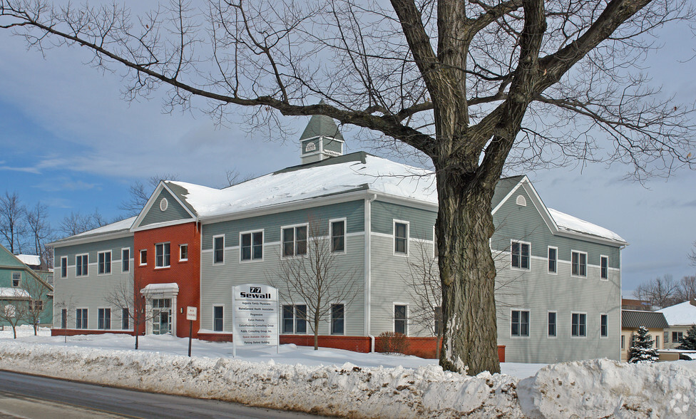 77 Sewall St, Augusta, ME for sale - Primary Photo - Image 2 of 3