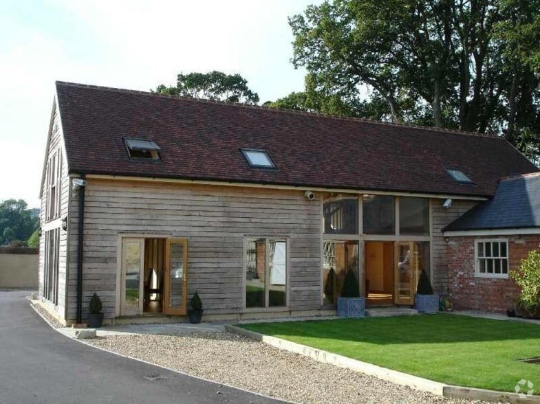 Renshaw Barns portfolio of 2 properties for sale on LoopNet.com - Primary Photo - Image 1 of 2