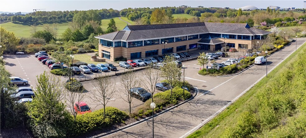 2 Campbell Park, Milton Keynes for lease - Building Photo - Image 1 of 1