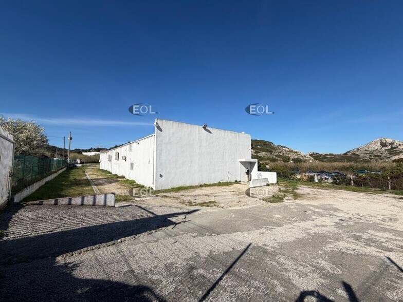 Flex in Le Rove for sale - Building Photo - Image 1 of 1