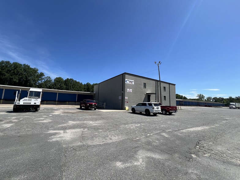 1201 E Church St, Cherryville, NC for lease - Building Photo - Image 1 of 7