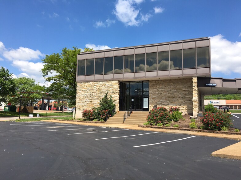 558 Gravois Rd, Fenton, MO for lease - Building Photo - Image 2 of 11