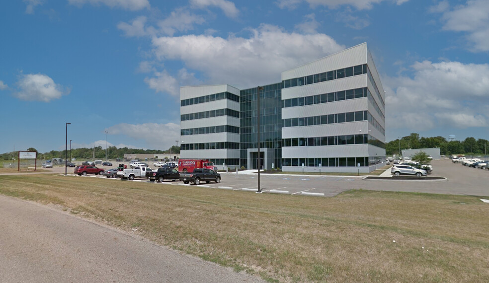 2321 Energy Dr, Louisville, OH for lease - Primary Photo - Image 1 of 12