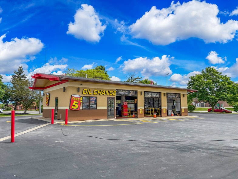 17780 Bagley Rd, Cleveland, OH for sale - Building Photo - Image 1 of 2