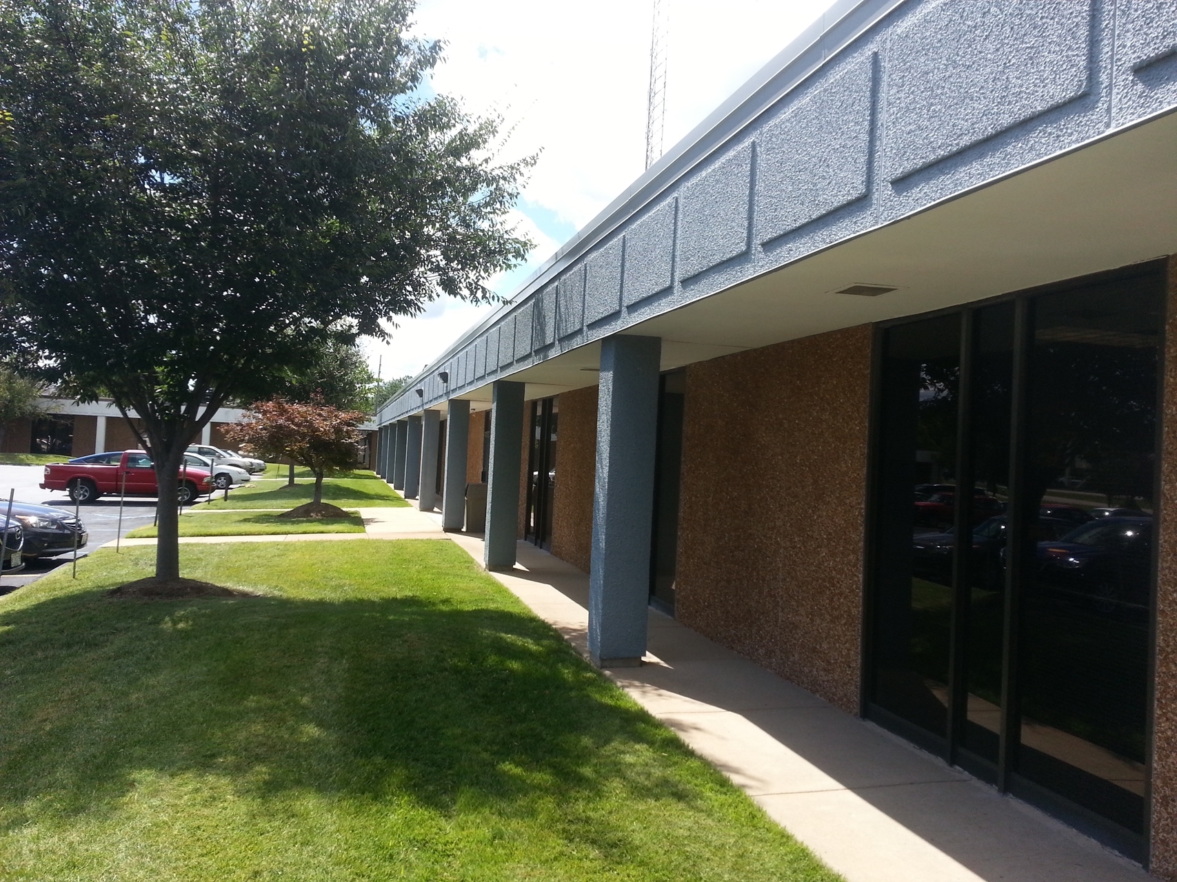 10151-10167 Corporate Square Dr, Creve Coeur, MO for lease Building Photo- Image 1 of 24