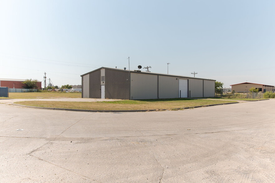 3600 Valley Park Dr, El Reno, OK for lease - Building Photo - Image 2 of 22