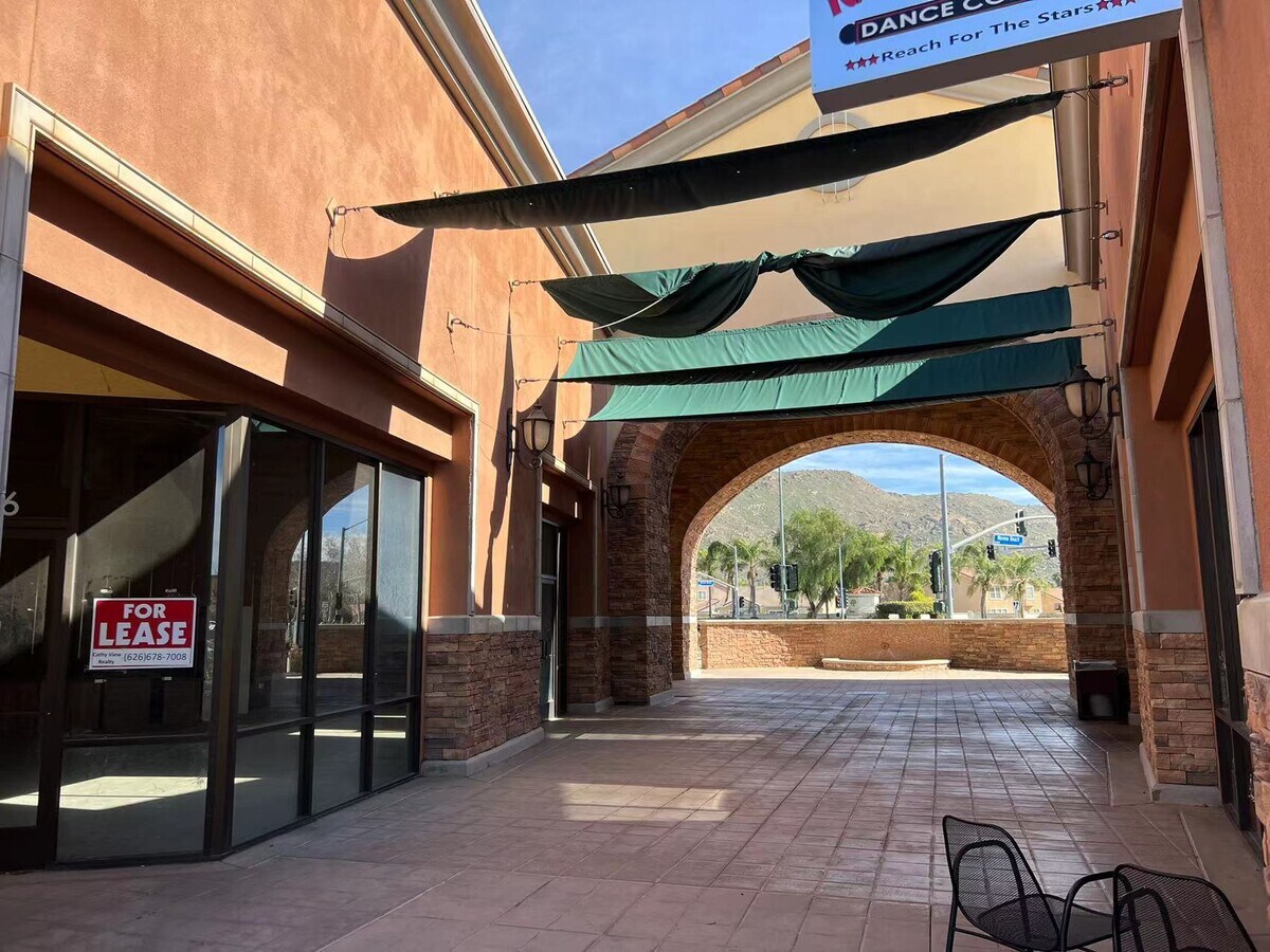 1439514475 Moreno Beach Dr, Moreno Valley, CA 92555