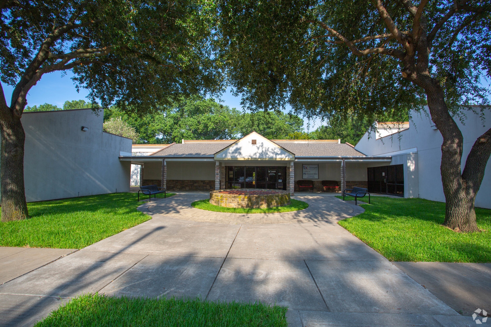 Osler Medical Office - 2801 Osler Drive portfolio of 2 properties for sale on LoopNet.com Primary Photo- Image 1 of 5