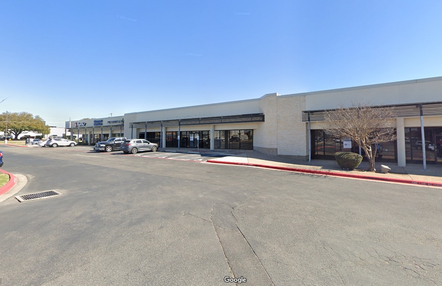 2000 N Mays St, Round Rock, TX for lease - Building Photo - Image 1 of 23