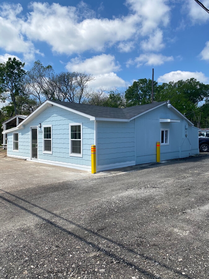 200 Grand, Bacliff, TX 77518