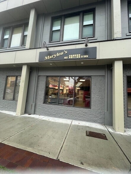 27 Temple St, Quincy, MA for lease - Building Photo - Image 1 of 13