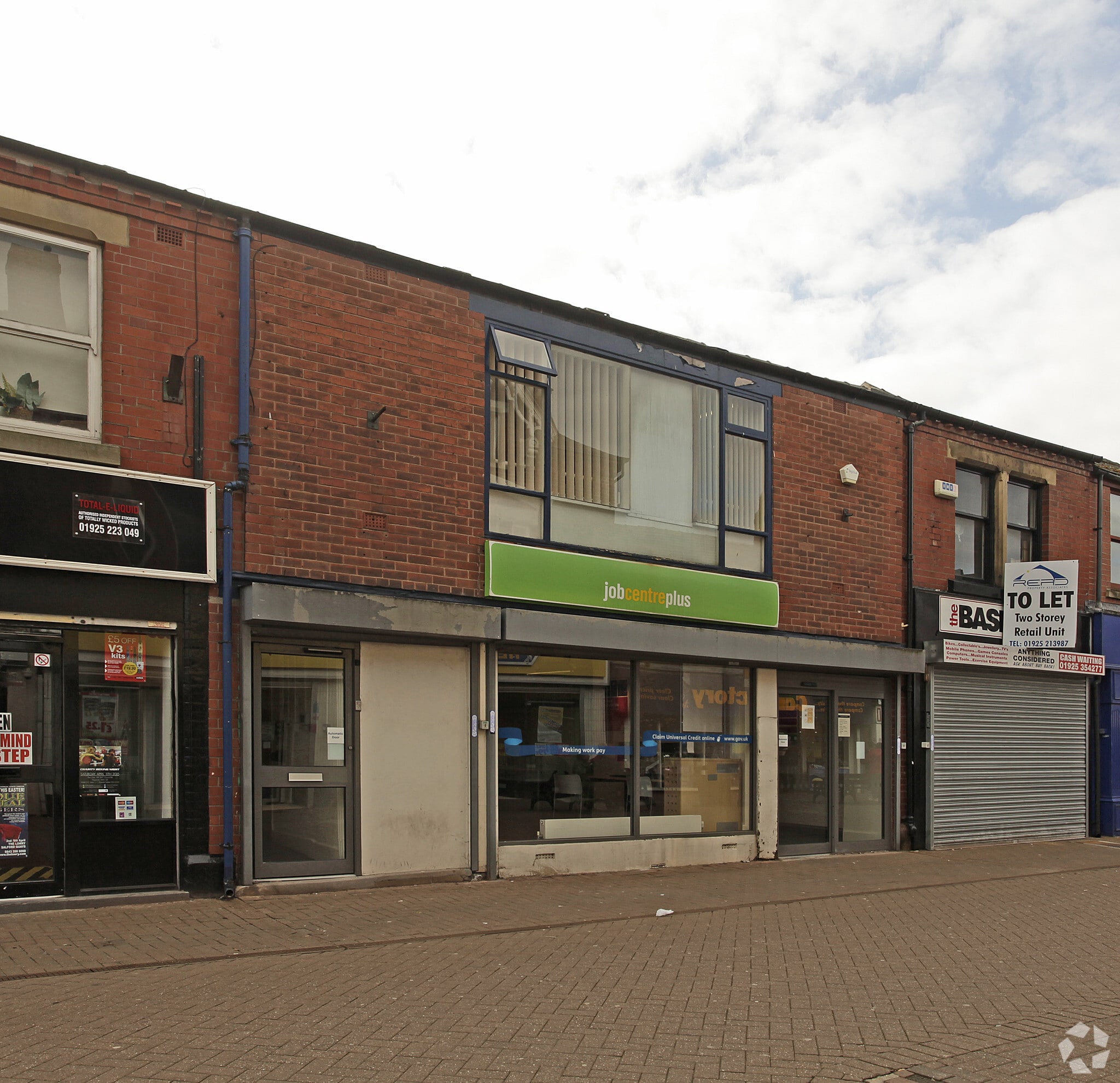 13-15 Market St, Newton Le Willows for sale Primary Photo- Image 1 of 1