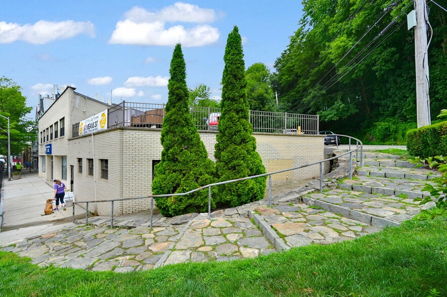 2 Broadway, Valhalla, NY for sale - Building Photo - Image 3 of 56