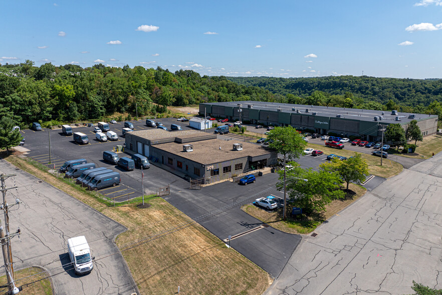 209 Overlook Dr, Sewickley, PA for lease - Building Photo - Image 1 of 5