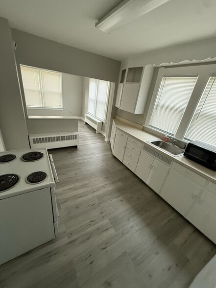 724 Watervliet Shaker Rd, Latham, NY for lease - Interior Photo - Image 3 of 6