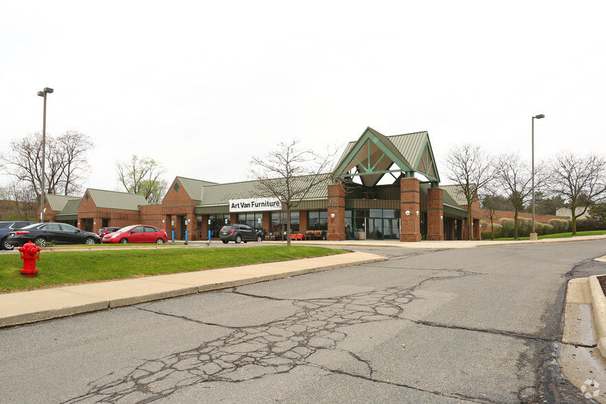 425 E Eisenhower Pky, Ann Arbor, MI for lease - Building Photo - Image 2 of 6