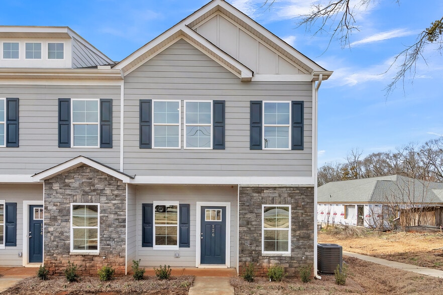 120 Pendleton Place Way, Pendleton, SC for sale - Primary Photo - Image 1 of 1