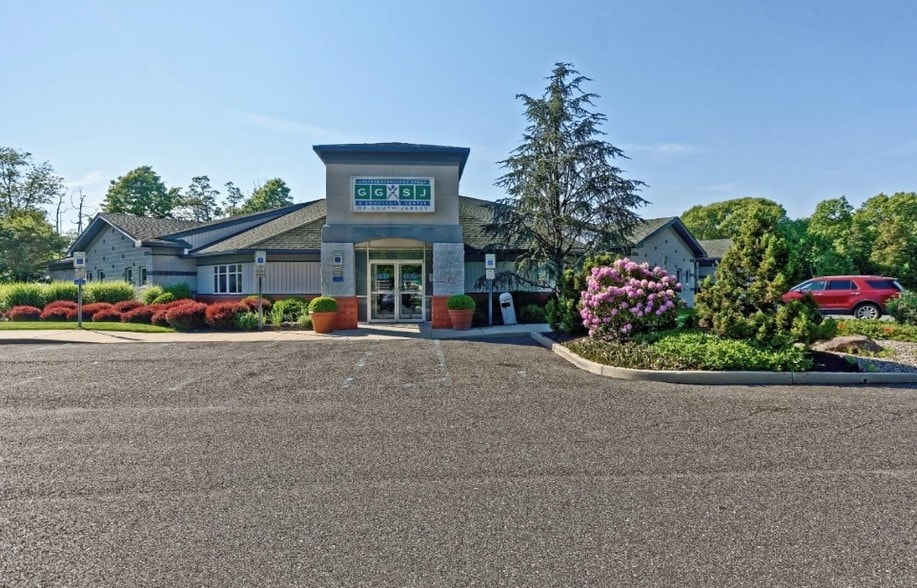 602 W Sherman Ave, Vineland, NJ for sale - Building Photo - Image 1 of 1