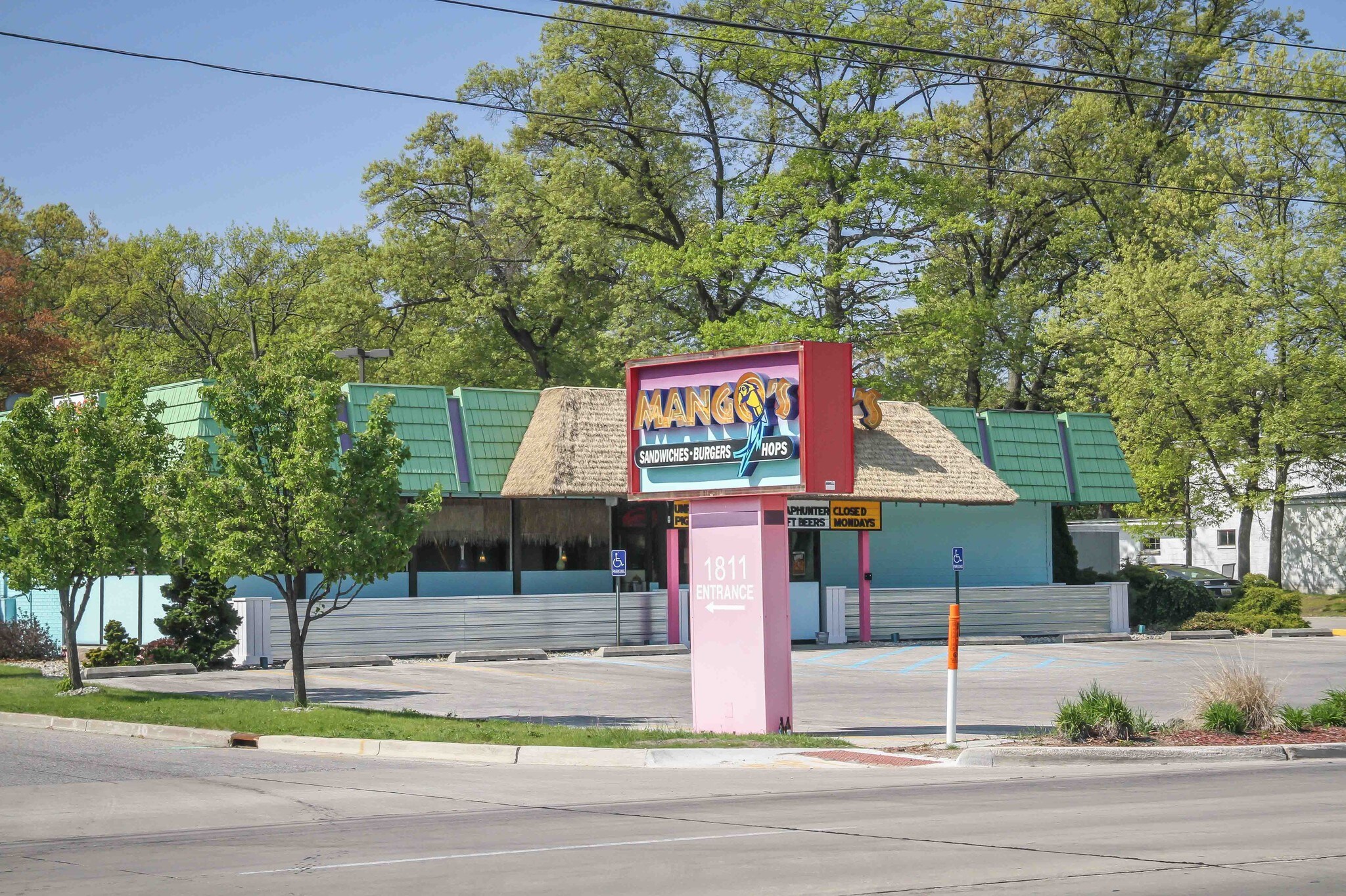 1811 W Sherman Blvd, Norton Shores, MI for sale Primary Photo- Image 1 of 1