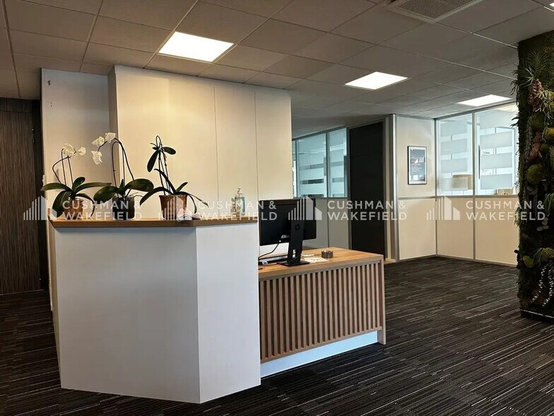 Office in Entzheim for lease - Interior Photo - Image 2 of 17
