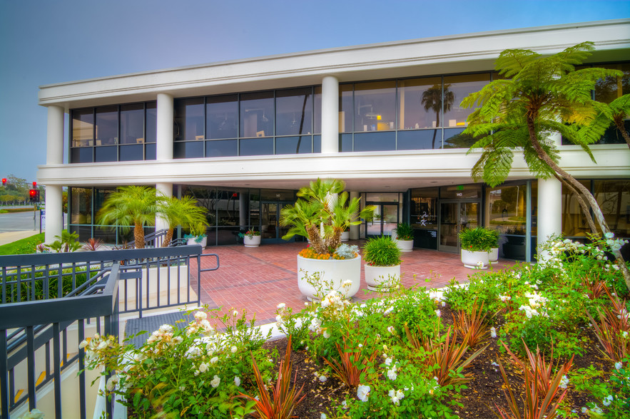 2121 E Coast Hwy, Newport Beach, CA for lease - Building Photo - Image 1 of 6