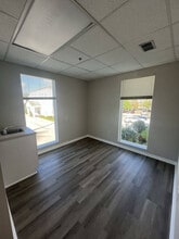 1219 S East Ave, Sarasota, FL for lease Interior Photo- Image 1 of 9