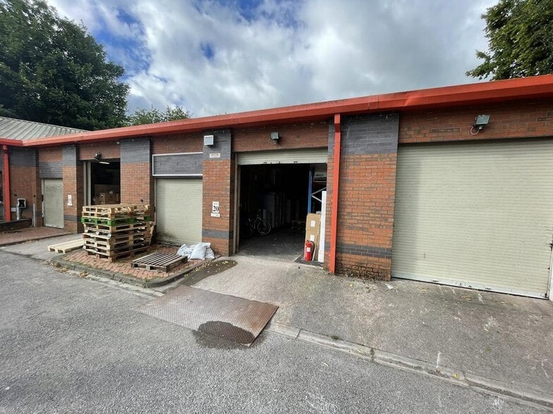 8-9 Station St, Leek for lease - Building Photo - Image 1 of 7