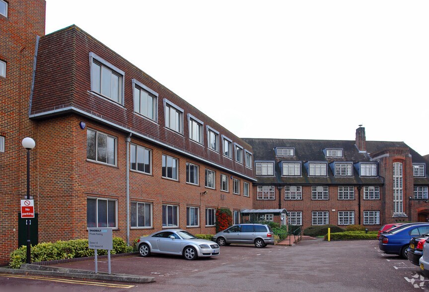 Lesbourne Rd, Reigate, RH2 7LD