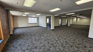 311 3rd Ave SE, Cedar Rapids, IA for lease Interior Photo- Image 2 of 2