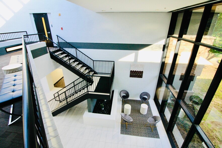 200 Chisholm Pl, Plano, TX for sale - Interior Photo - Image 3 of 16