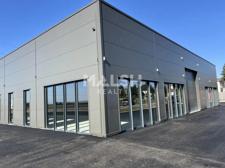 Retail in La Côte-Saint-André for lease - Building Photo - Image 1 of 5