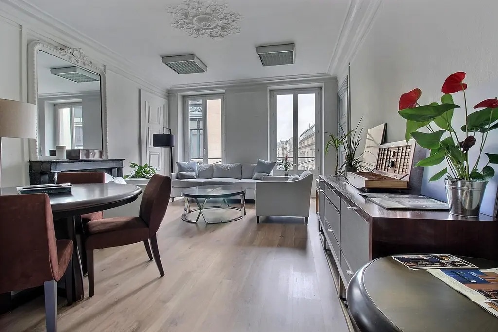 9 Rue Bergère, Paris for lease Interior Photo- Image 1 of 9