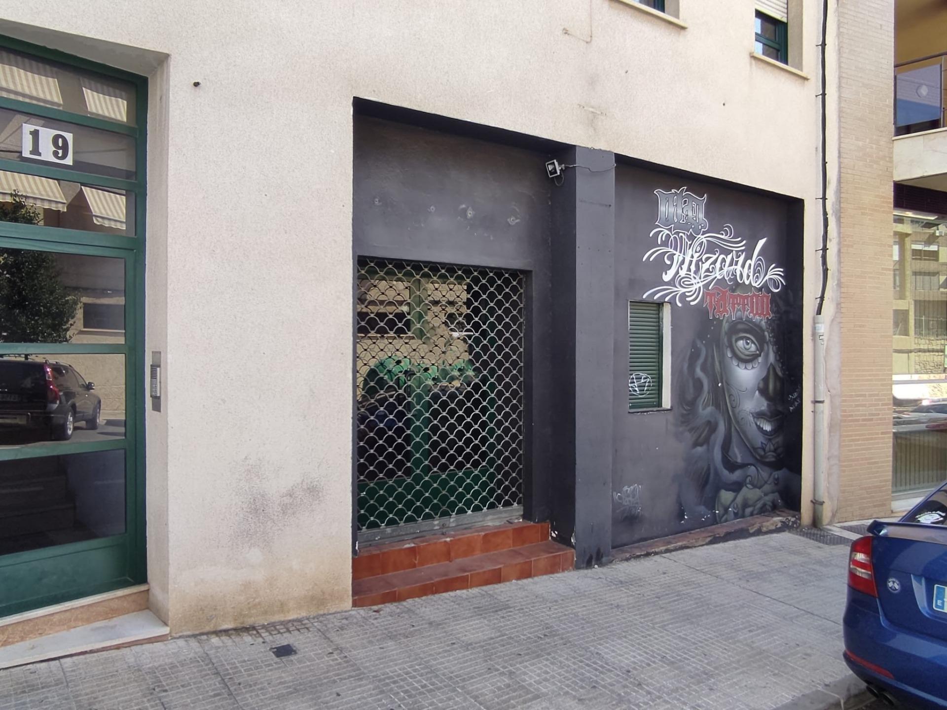 Retail in Cáceres, Cáceres for lease Building Photo- Image 1 of 12